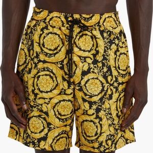 Ship Same-day  - New  -  💯 Original VERSACE Men Size 6 Baroque PrintSwim Trunks